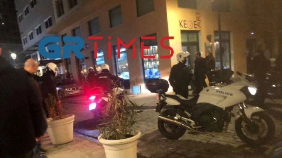 Σκηνές φαρ ουέστ στη Θεσσαλονίκη: Πυροβολισμοί στα Λαδάδικα (βίντεο)